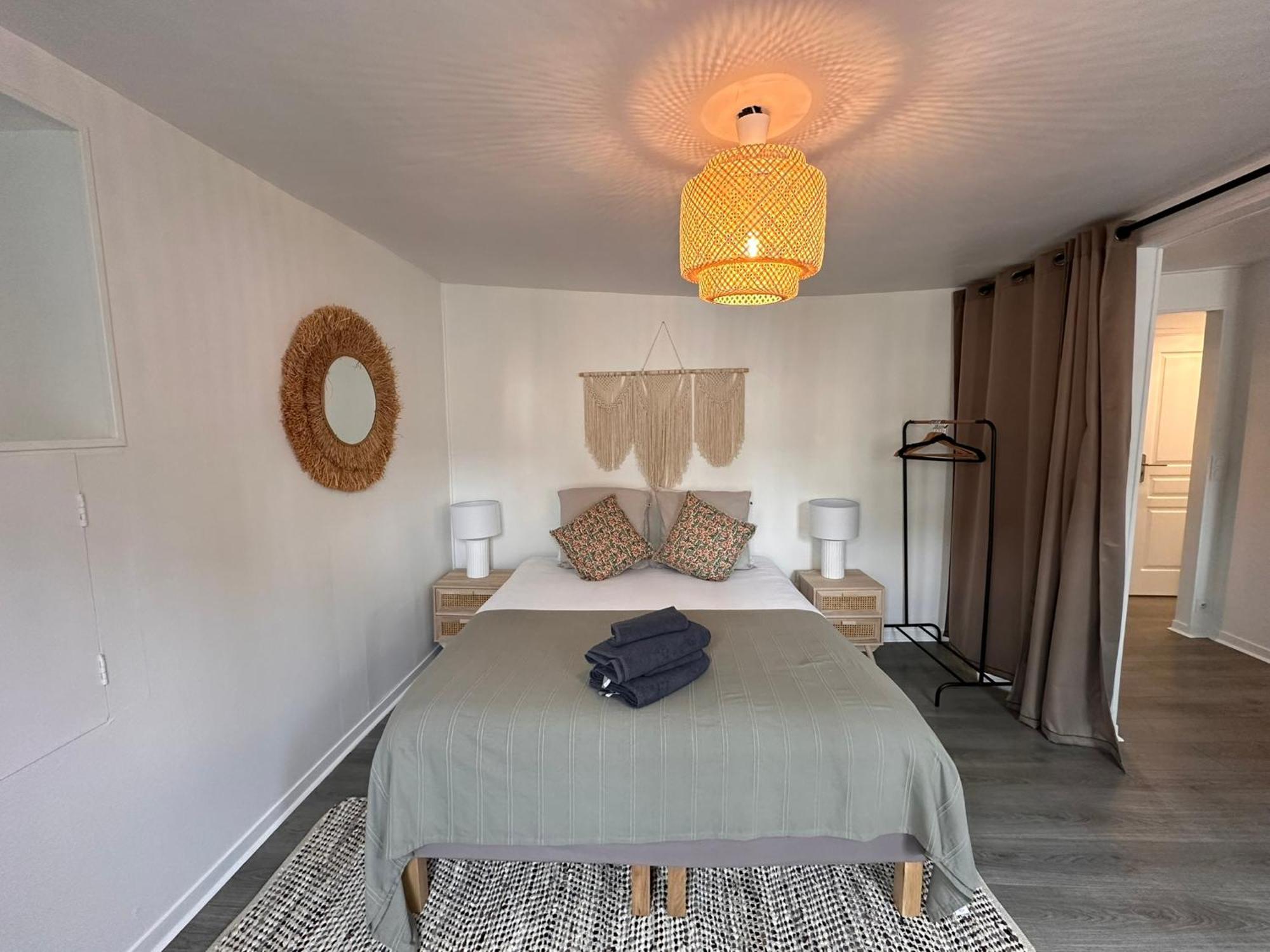 Large Apartment In City Center Онфлёр Экстерьер фото